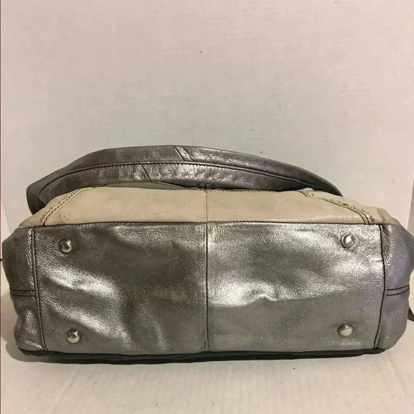 B. Makowsky Black beige silver leather satchel - Picture 2 of 8